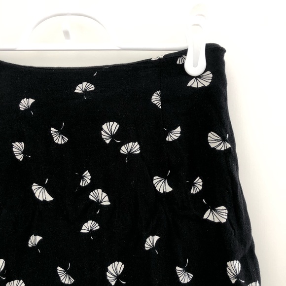 Trendy Forever 21 Black Fan Mini Skirt - Picture 8 of 9
